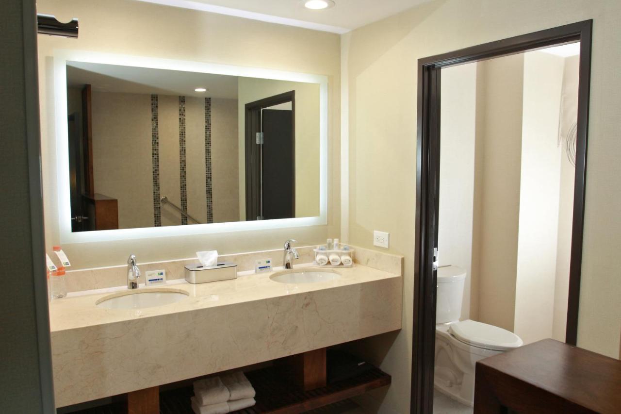 Holiday Inn Express & Suites Mexicali By Ihg Bagian luar foto