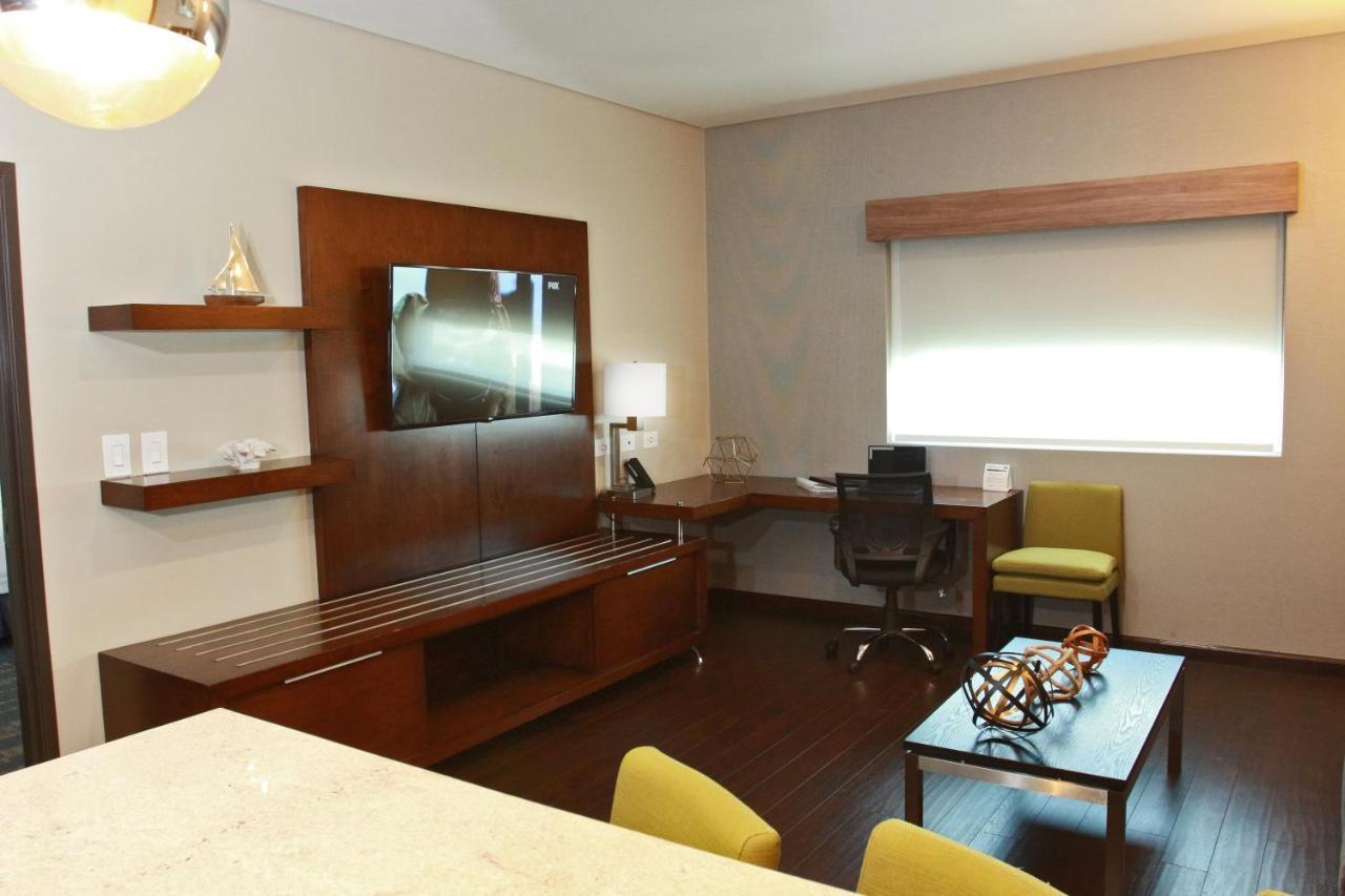 Holiday Inn Express & Suites Mexicali By Ihg Bagian luar foto