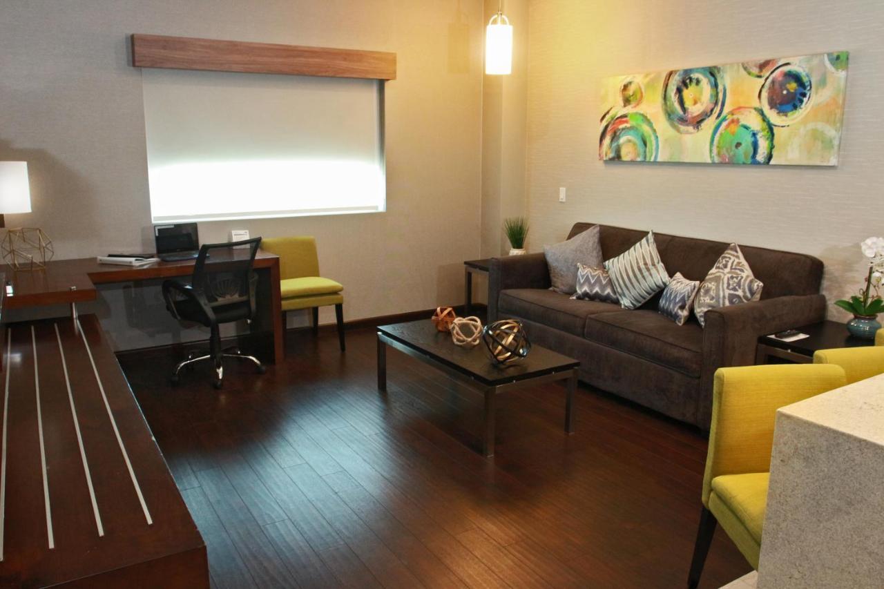 Holiday Inn Express & Suites Mexicali By Ihg Bagian luar foto