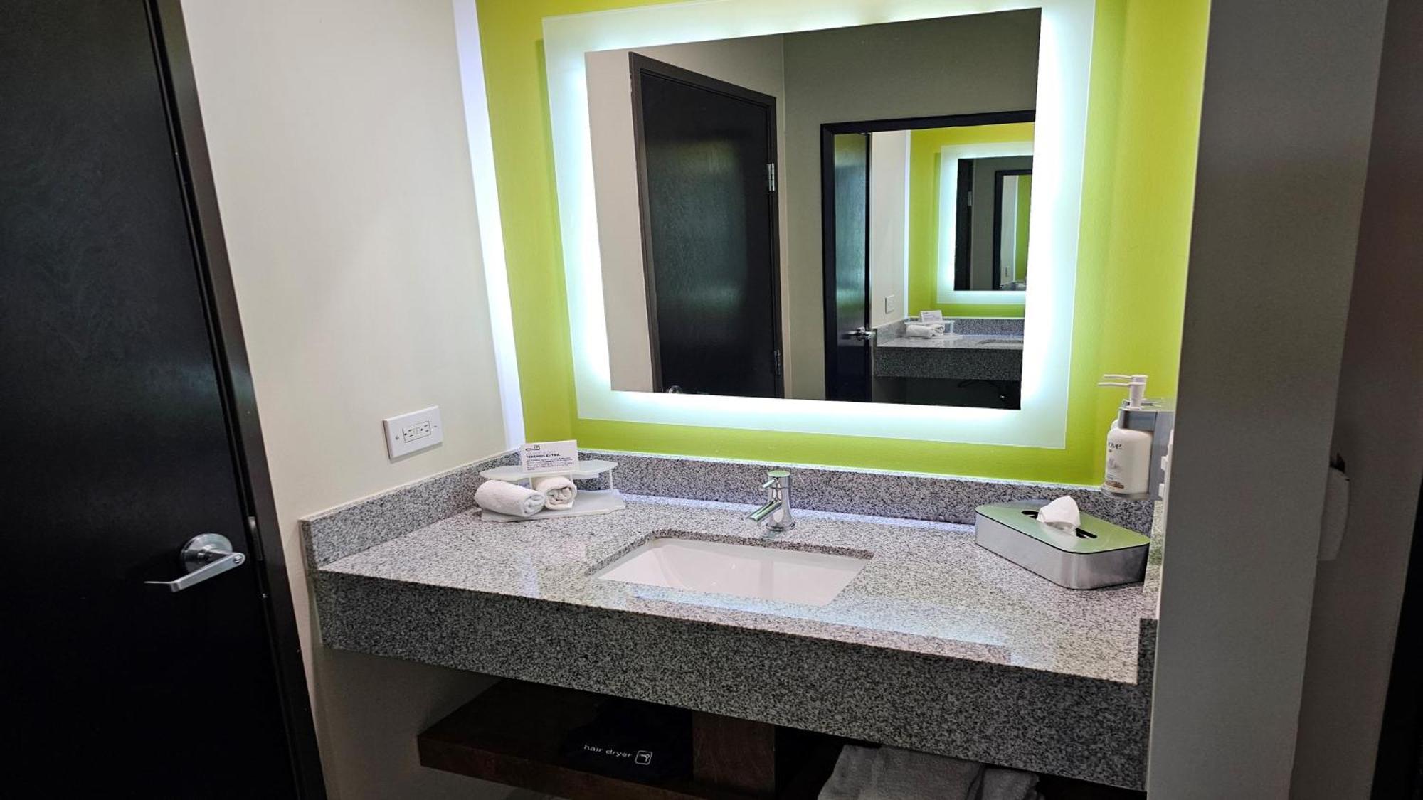 Holiday Inn Express & Suites Mexicali By Ihg Bagian luar foto
