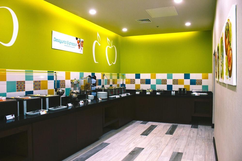Holiday Inn Express & Suites Mexicali By Ihg Bagian luar foto